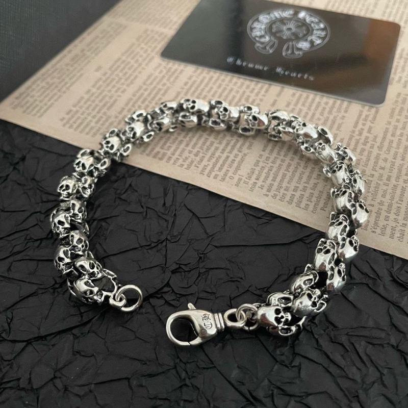 Ch**me He**ts necklaces